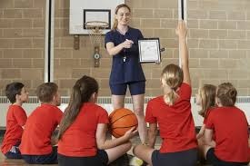 足球中超升班马爆冷击败卫冕冠军，全网热议